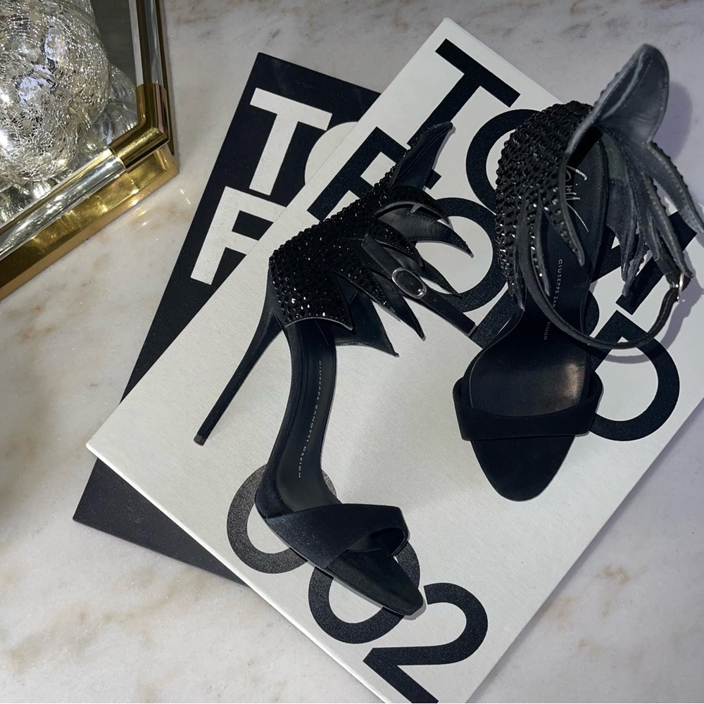 New Giuseppe Zanotti Swarovski 120mm Suede Sandals in Black Gothic Moody Witchy - Picture 5 of 17